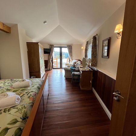 Neuadd Villa Llanwnen 외부 사진
