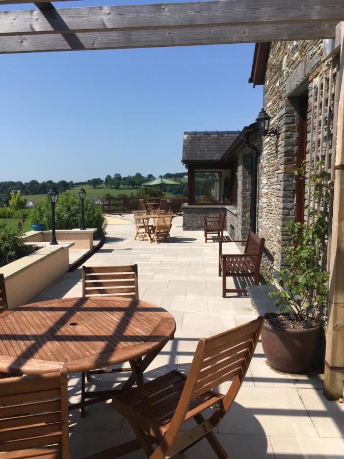 Neuadd Villa Llanwnen 외부 사진