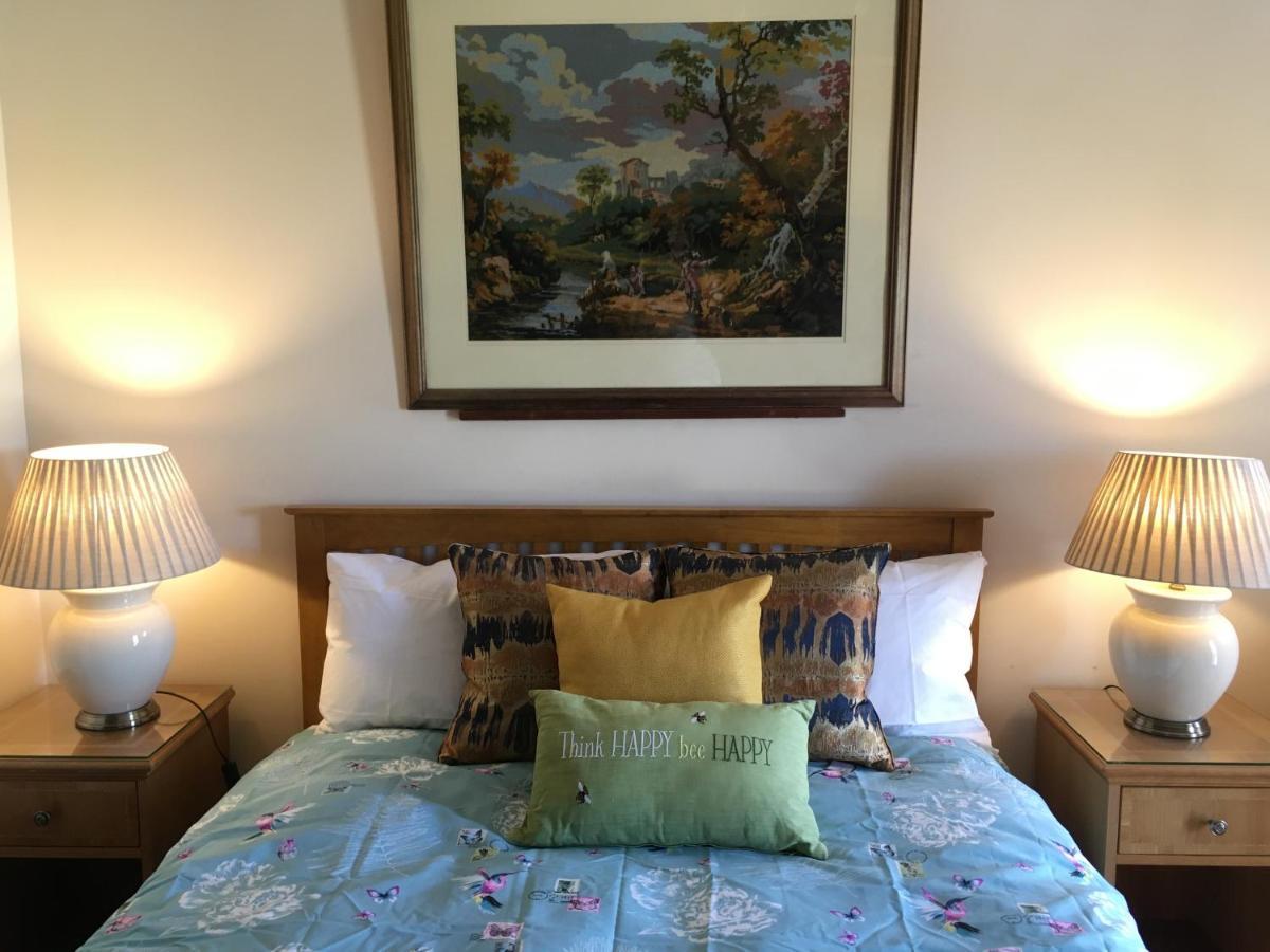 Neuadd Villa Llanwnen 외부 사진