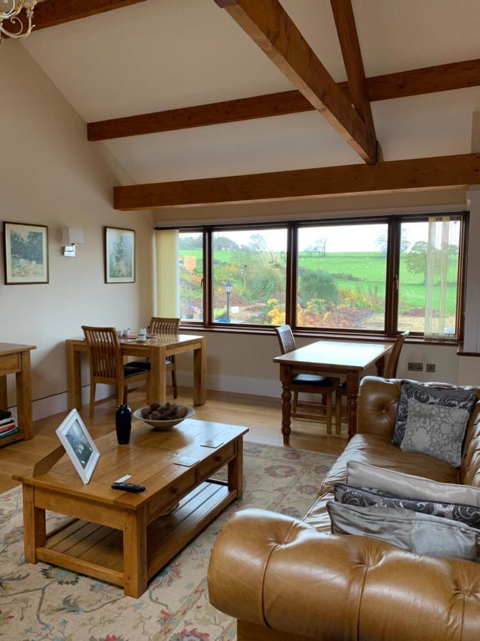 Neuadd Villa Llanwnen 외부 사진